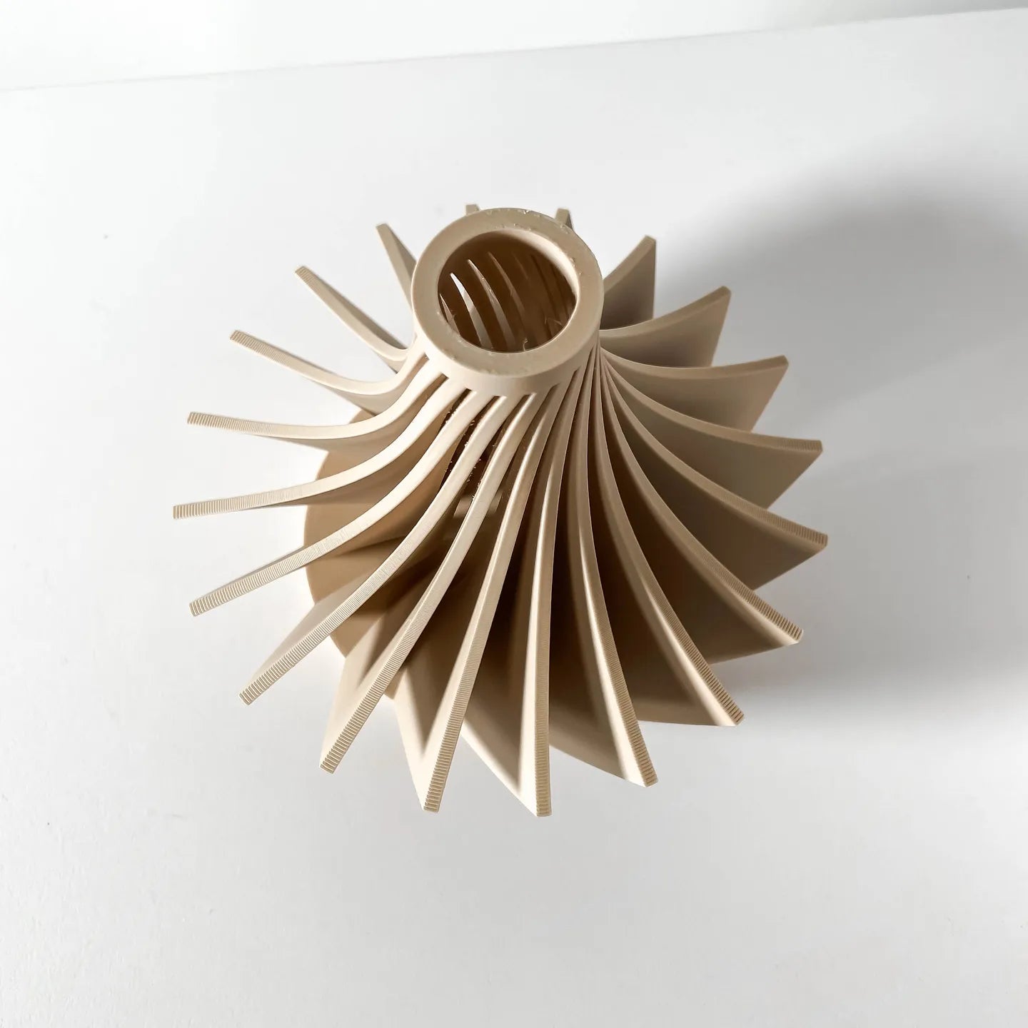Kario Short Vase image 2
