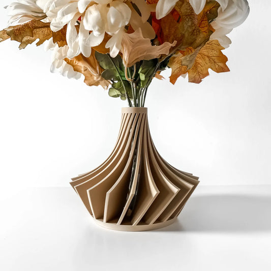 Kario Short Vase image 0