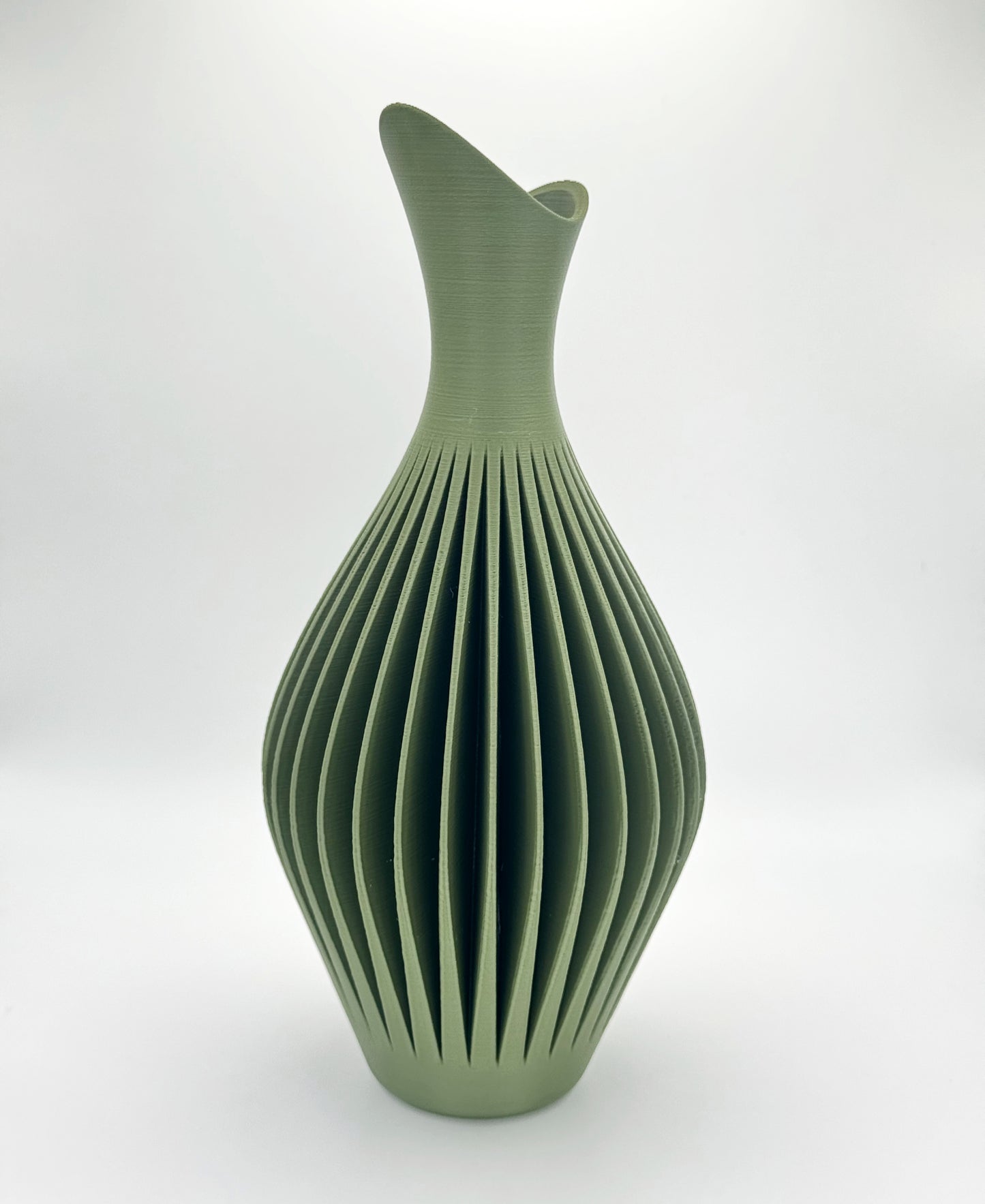 Crest Vase image 3