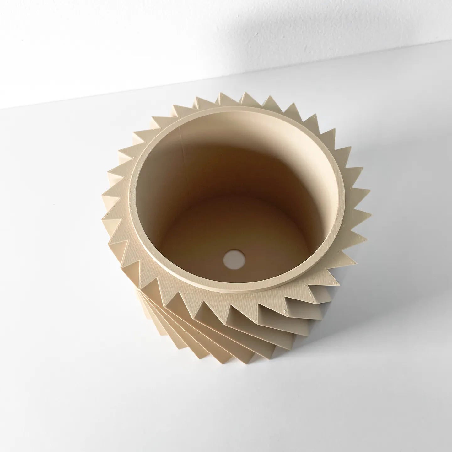 Wiron Planter Pot with Tray image 2