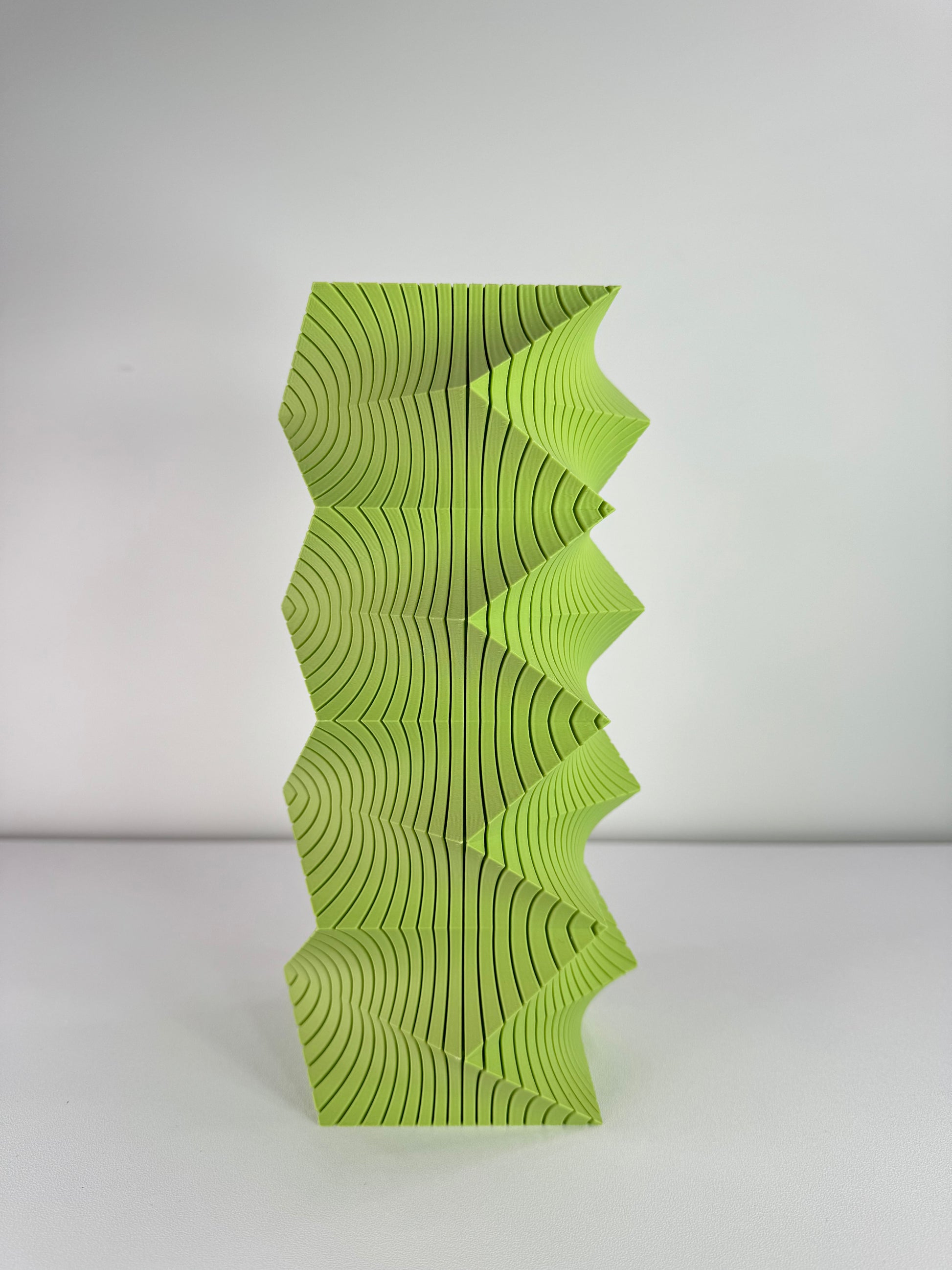 Anio Vase image 3