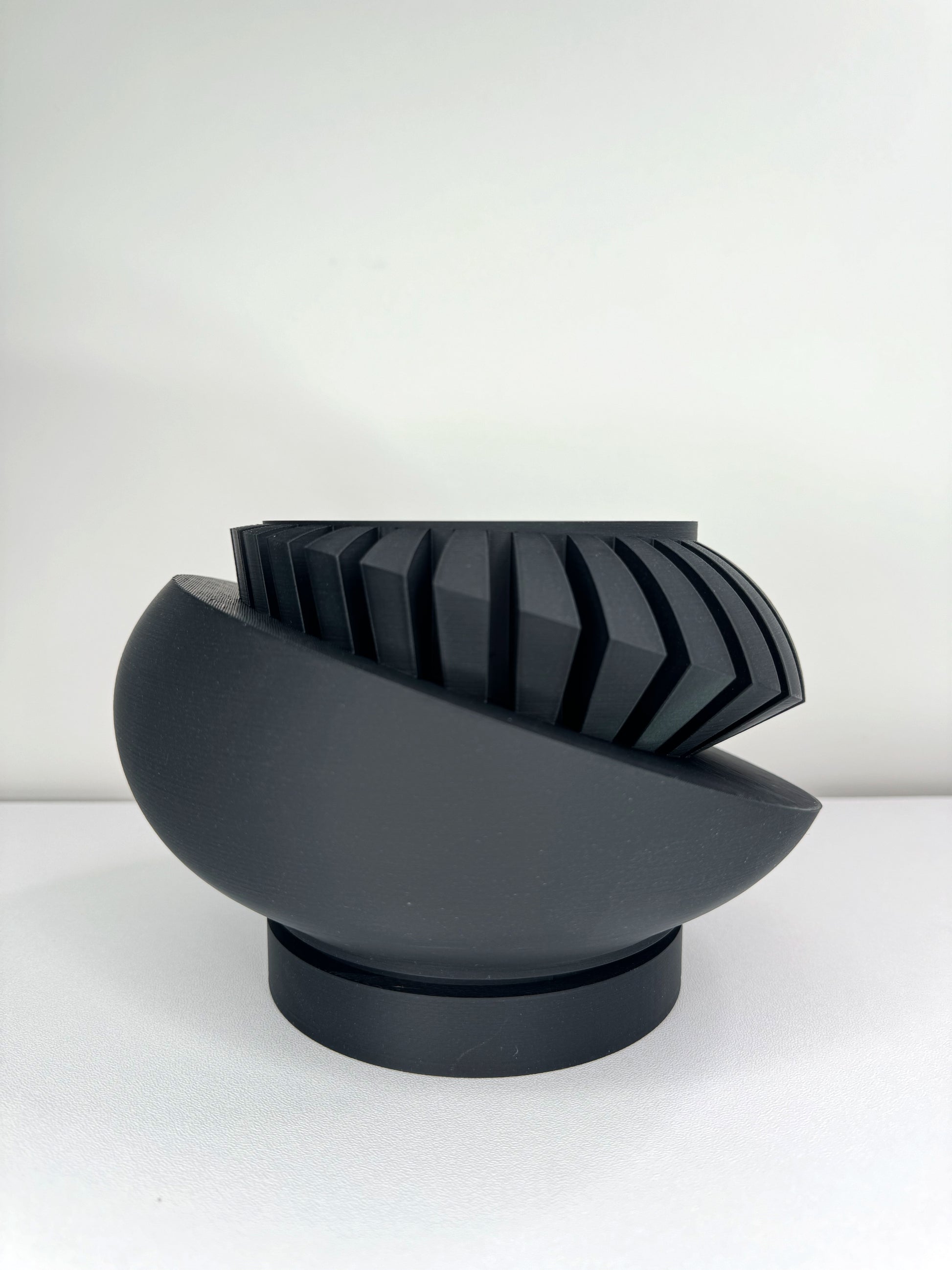 Luxar Planter Pot image 2